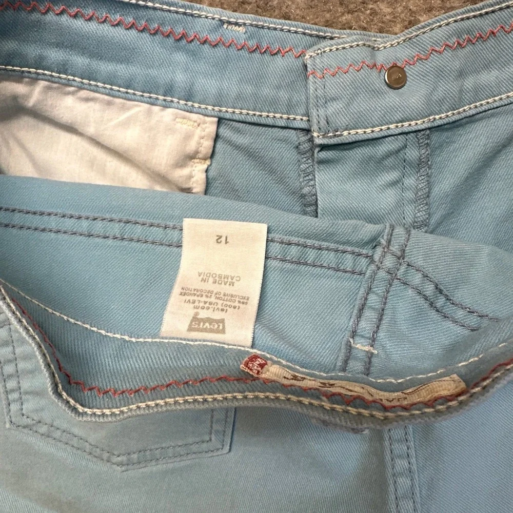 Levi Strauss 515 Denim Shorts Women 12 Light Blue Stretch 5-Pocket Pedal Pushers